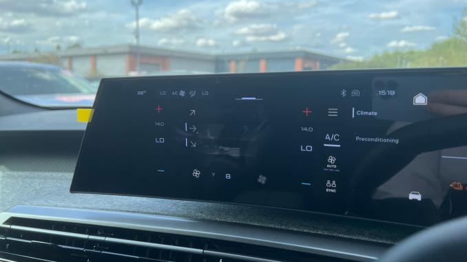 Peugeot 3008 157kW Allure 73kWh 5dr Auto Electric Estate - Image 39